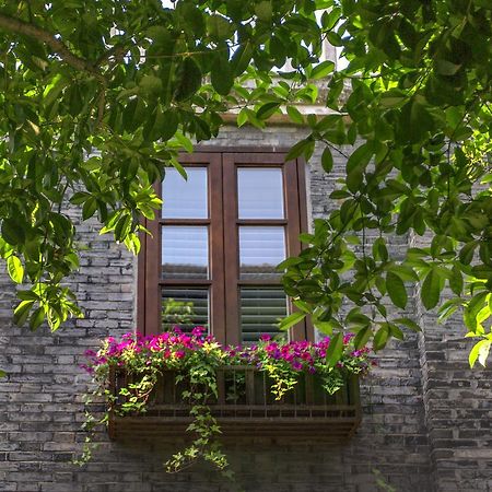 Relais & Chateaux Chaptel Hangzhou Hotel Bagian luar foto